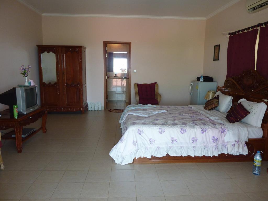 Golden Rooster Hotel Sihanoukville Rum bild