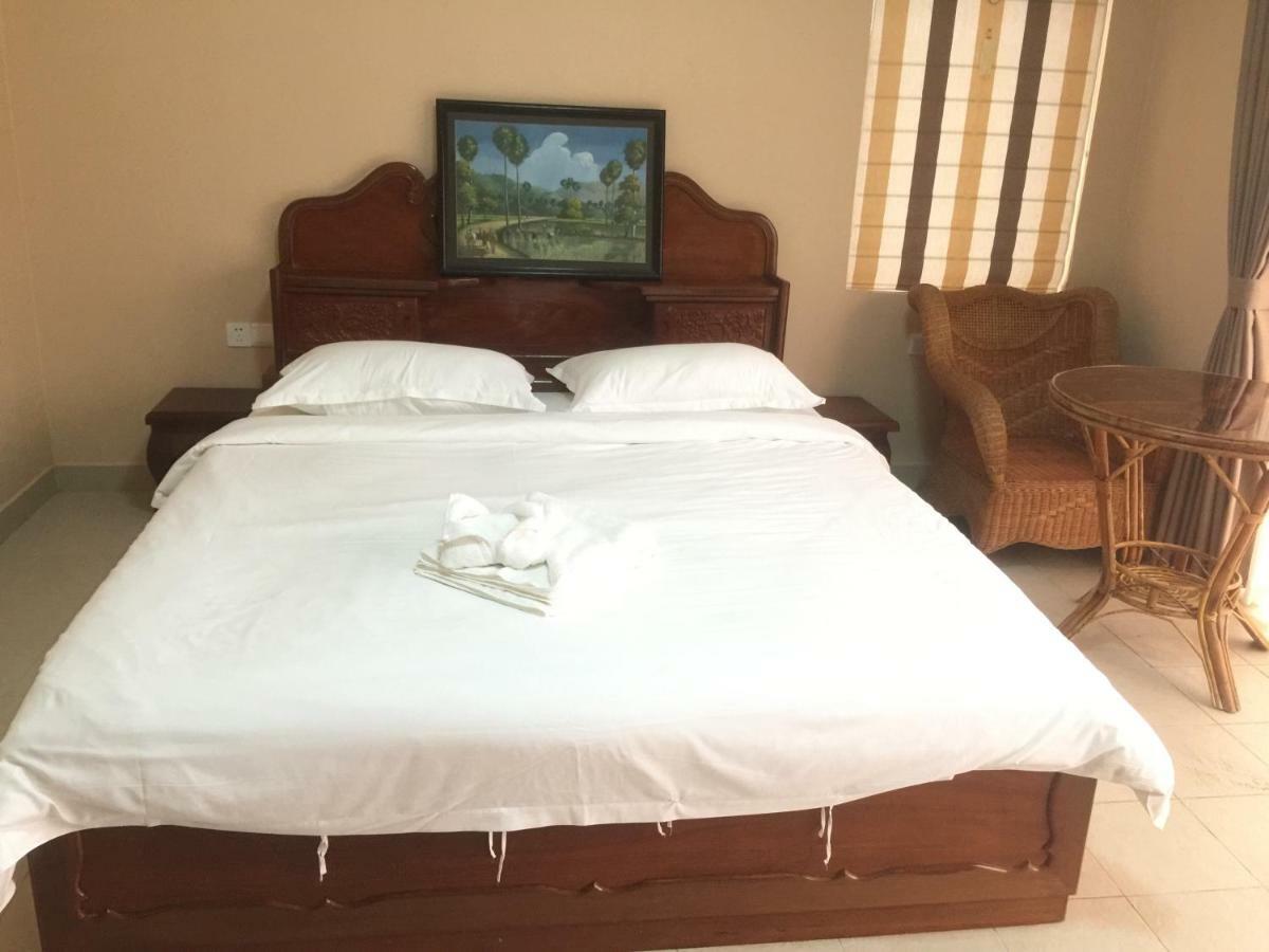 Golden Rooster Hotel Sihanoukville Exteriör bild